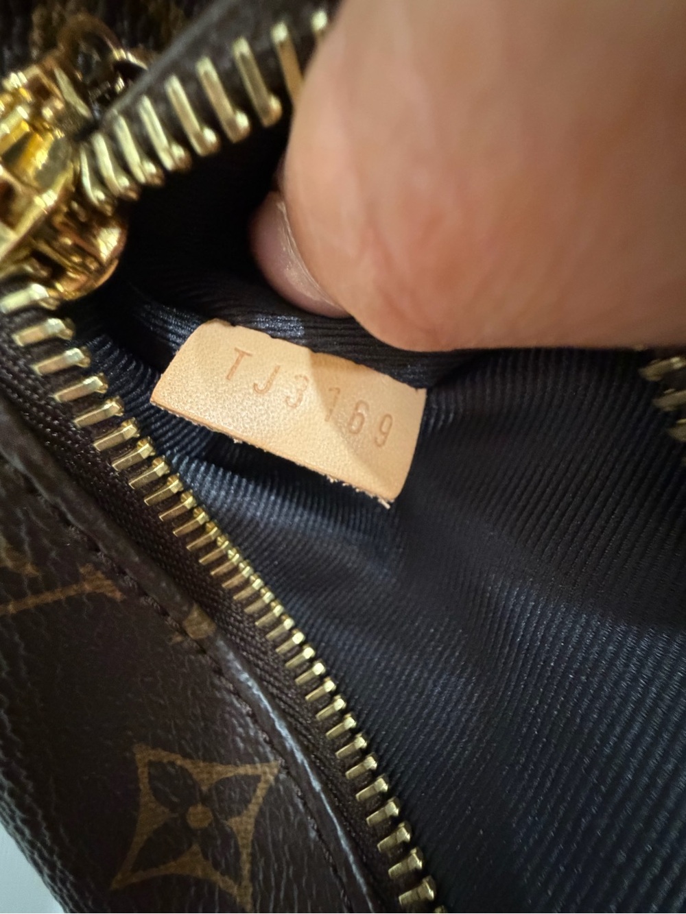 Louis Vuitton Bumbag Monogram OG - Picture 16 of 17